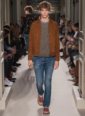 異国の文化をまとったヴァレンティノ風“旅人”【2016春夏メンズ】