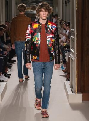 異国の文化をまとったヴァレンティノ風“旅人”【2016春夏メンズ】