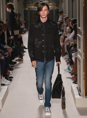 異国の文化をまとったヴァレンティノ風“旅人”【2016春夏メンズ】