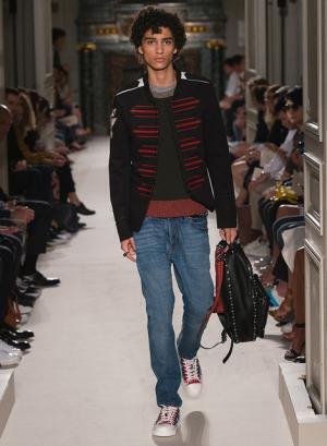 異国の文化をまとったヴァレンティノ風“旅人”【2016春夏メンズ】