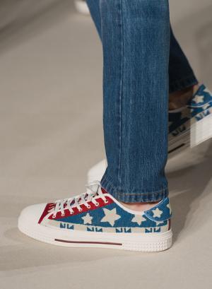 異国の文化をまとったヴァレンティノ風“旅人”【2016春夏メンズ】