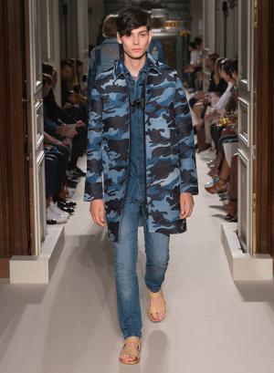 異国の文化をまとったヴァレンティノ風“旅人”【2016春夏メンズ】