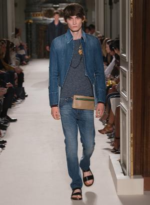 異国の文化をまとったヴァレンティノ風“旅人”【2016春夏メンズ】