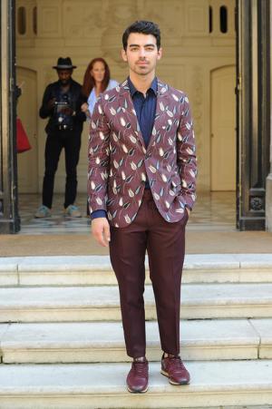 異国の文化をまとったヴァレンティノ風“旅人”【2016春夏メンズ】