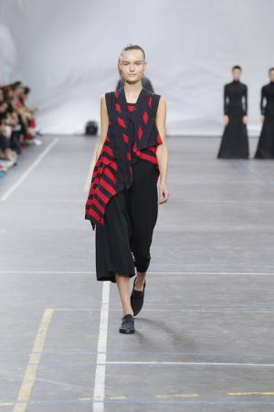 山本耀司のスケッチから着想したY-3【2016春夏メンズ＆ウィメンズ】