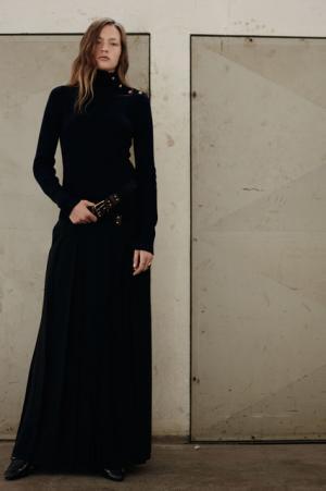 アニマルプリントでみせるクロエのロマンチックグラム【16年プレスプリング】