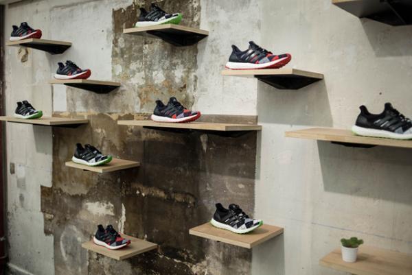 アディダス×クリス・ヴァン・アッシュ、パリでコラボシューズのローンチイベント開催