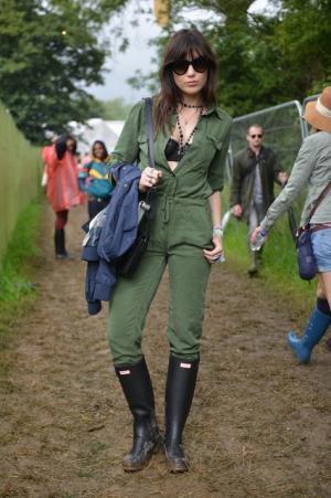 アレクサなど、セレブのフェススタイルに倣うHUNTERブーツの着こなし