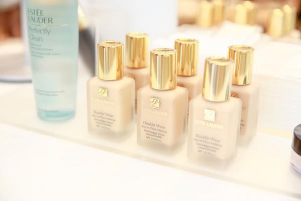 エスティ ローダーが体験イベントを実施。人気No.1ファンデの耐久性や仕上がりの美しさをアピール