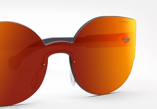 テンプルまで全てレンズ素材！サングラス「SUPER」からジョルジオ・モロダーとのコラボなど限定モデル発売