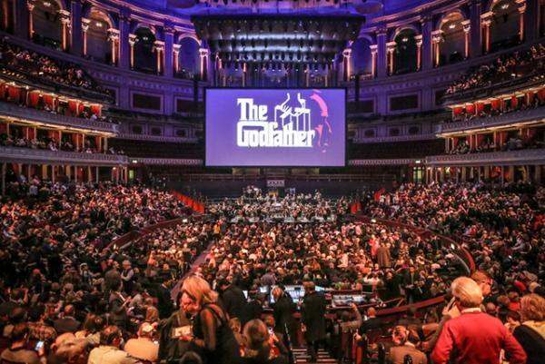 オーケストラの生演奏で名作『ゴッドファーザー』を鑑賞。欧米で話題のコンサートが日本初上陸