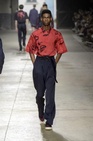 主役はマリリン・モンロー。ドリス ヴァン ノッテンのニューフォークロアスタイル【2016春夏メンズ】