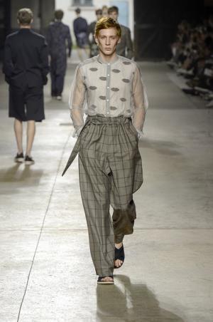 主役はマリリン・モンロー。ドリス ヴァン ノッテンのニューフォークロアスタイル【2016春夏メンズ】