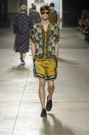 主役はマリリン・モンロー。ドリス ヴァン ノッテンのニューフォークロアスタイル【2016春夏メンズ】