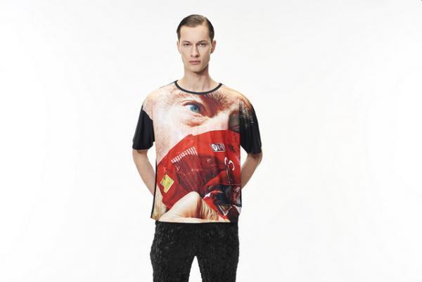 ISSEY MIYAKE MEN×写真家・藤原聡志コラボ「Code Unknown」発売。銀座特別展も開催中