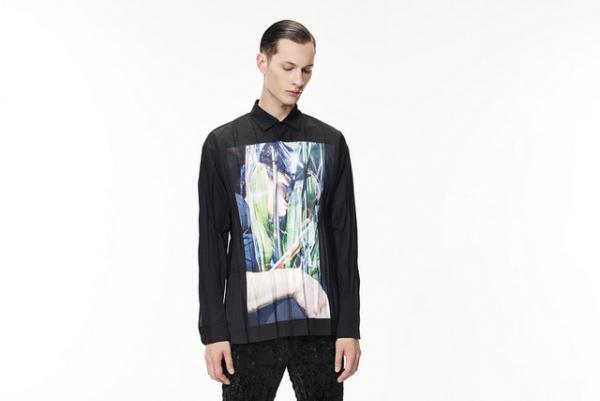 ISSEY MIYAKE MEN×写真家・藤原聡志コラボ「Code Unknown」発売。銀座特別展も開催中