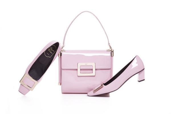 ロジェ・ヴィヴィエが名古屋松坂屋に新店舗をオープン、フェミニンなピンクカラーの限定アイテムも登場