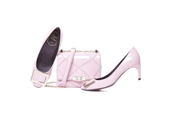 ロジェ・ヴィヴィエが名古屋松坂屋に新店舗をオープン、フェミニンなピンクカラーの限定アイテムも登場