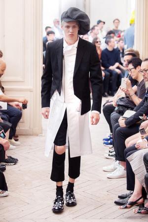 コム デ ギャルソン・オム プリュスの切り刻まれたテーラリング【2016春夏メンズ】