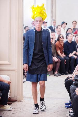 コム デ ギャルソン・オム プリュスの切り刻まれたテーラリング【2016春夏メンズ】