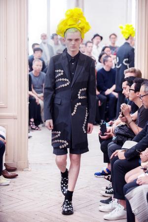 コム デ ギャルソン・オム プリュスの切り刻まれたテーラリング【2016春夏メンズ】