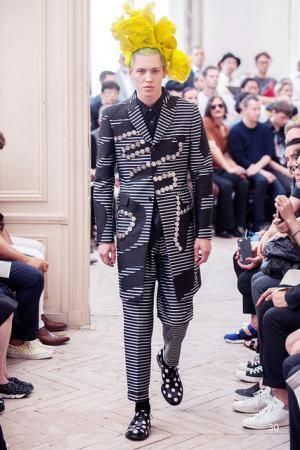 コム デ ギャルソン・オム プリュスの切り刻まれたテーラリング【2016春夏メンズ】