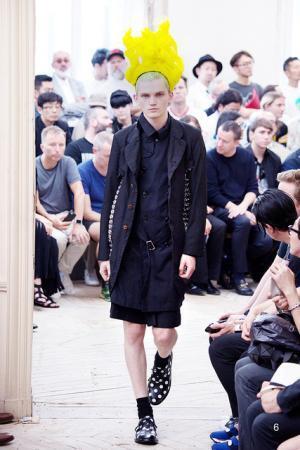 コム デ ギャルソン・オム プリュスの切り刻まれたテーラリング【2016春夏メンズ】