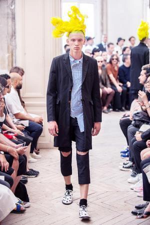 コム デ ギャルソン・オム プリュスの切り刻まれたテーラリング【2016春夏メンズ】