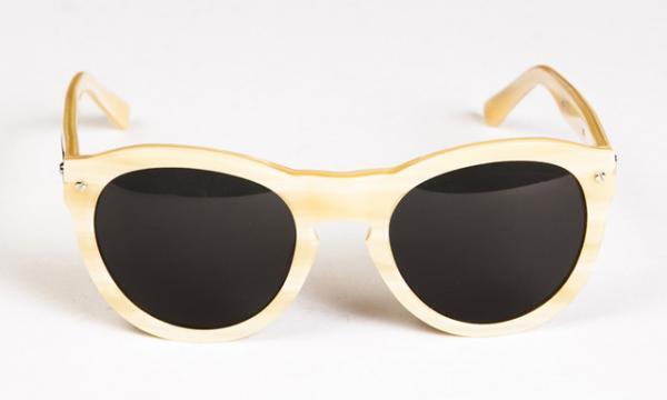 ラグ＆ボーンが新宿伊勢丹のポップアップで、ビーチコレクションを先行発売