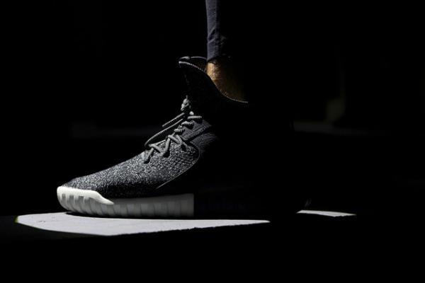 アディダス「チュブラー」最新4モデルを“アスレチックな地下会場”でお披露目