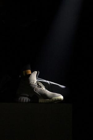 アディダス「チュブラー」最新4モデルを“アスレチックな地下会場”でお披露目
