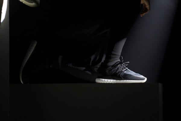 アディダス「チュブラー」最新4モデルを“アスレチックな地下会場”でお披露目
