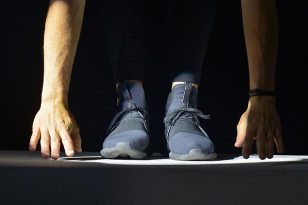 アディダス「チュブラー」最新4モデルを“アスレチックな地下会場”でお披露目