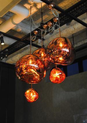 アートでミニマム「トム・ディクソン」が日本初オンリーショップを青山にオープン