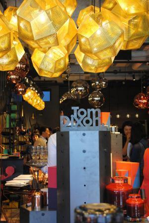 アートでミニマム「トム・ディクソン」が日本初オンリーショップを青山にオープン