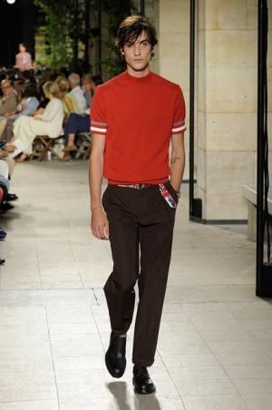 カラーとグラフィカル効果でつくるエルメス流シティスタイル【2016春夏メンズ】