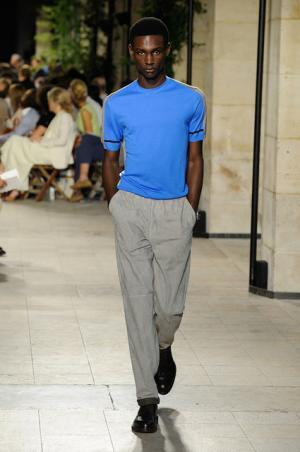 カラーとグラフィカル効果でつくるエルメス流シティスタイル【2016春夏メンズ】