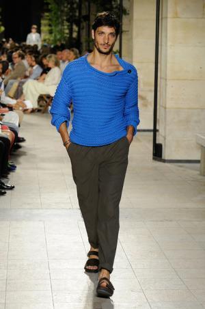 カラーとグラフィカル効果でつくるエルメス流シティスタイル【2016春夏メンズ】