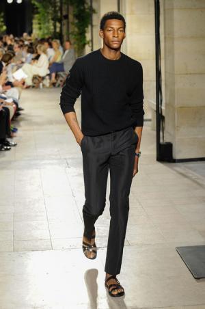 カラーとグラフィカル効果でつくるエルメス流シティスタイル【2016春夏メンズ】