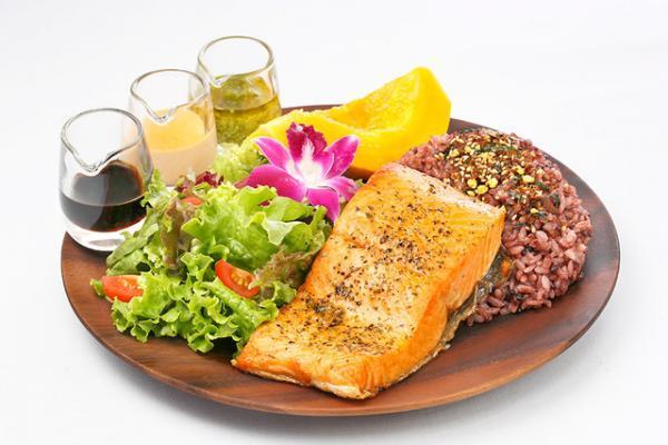 「アイランドヴィンテージコーヒー」がお台場に出店。定番のアサイーボウル＆限定メニュー展開