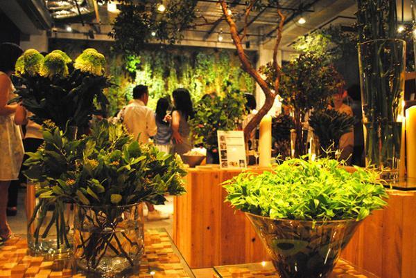 石？葉？料理とは思えない奇想天外フードが登場！ニコライ・バーグマン主催「DAC vol.4」レセプションパーティーに潜入