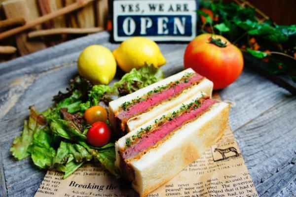 お台場ヴィーナスフォートで肉料理を集めた“ビアガーデン”。A5ランク和牛炙り握り＆BBQなど