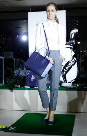「ラコステ」がバッグ＆小物の日本展開を拡大。15-16AWより「ゲンテン」扱うクイーポが契約