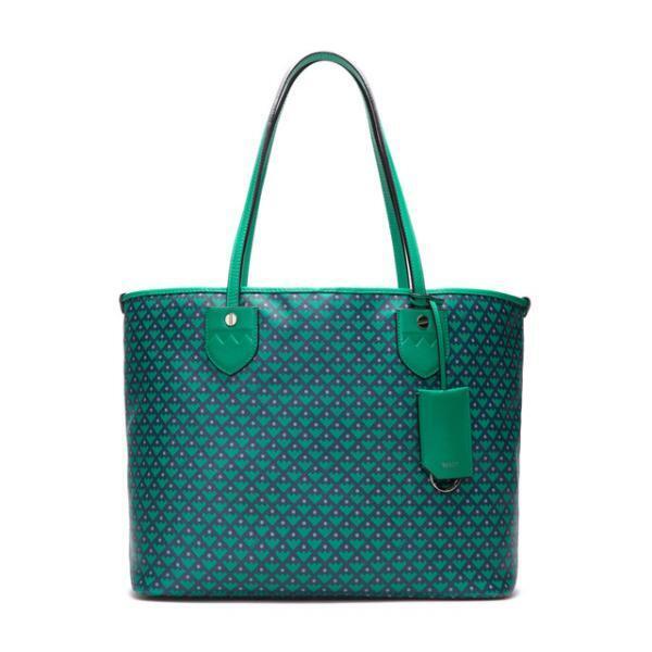 バリーが新宿伊勢丹ポップアップで、60年代レトロを表現した「クレセント トワール」新作を先行発売