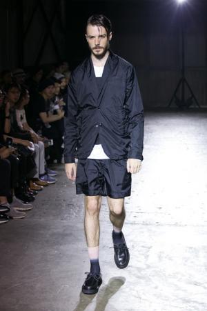 ガンリュウ、“ある意味”スーツで閉塞感に立ち向かう【16SSメンズ】