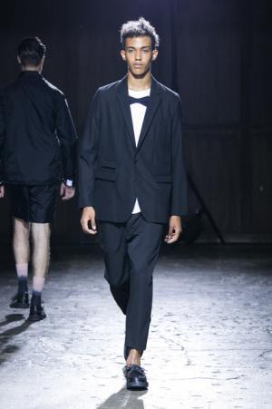 ガンリュウ、“ある意味”スーツで閉塞感に立ち向かう【16SSメンズ】