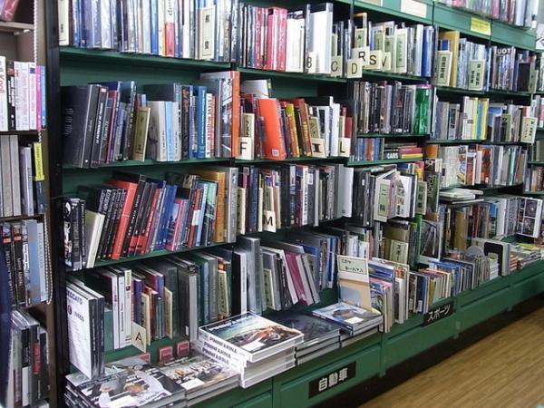 青山の老舗洋書店「嶋田洋書」が50年の歴史に幕。50日間にわたる大感謝セール実施
