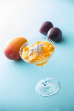 セルリアンタワー東急ホテルに、マンゴー使ったフローズンカクテル期間限定で登場
