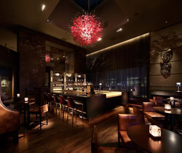 東京銀座資生堂ビル「Bar S」に薬草リキュールやスイカを使った夏カクテル5種類が登場