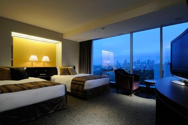 ホテルニューオータニで正面から「神宮外苑花火大会」を鑑賞。プレミアム宿泊プランを提供